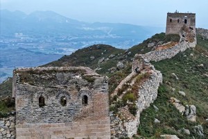 【徒步北太行】10.30-11.2 涞源长城，蚕姑坨，南天门，狼牙山，保成行！醉美秋色深度徒步4日之旅