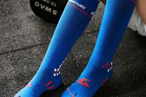 肌动3D豆长筒压缩跑步袜子