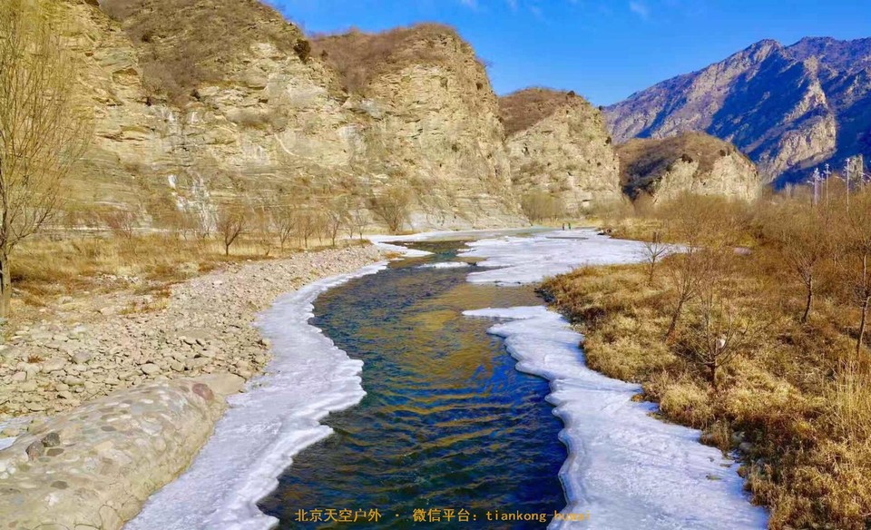 AE01246C-62EA-43A1-B696-C4952198F754