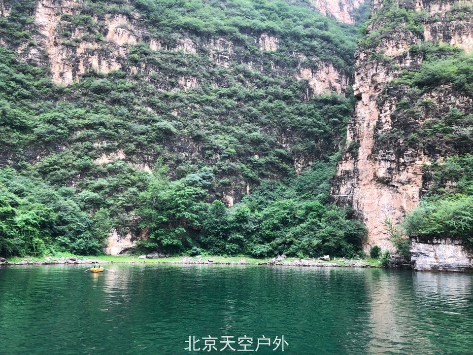 3515304F-97E3-49C1-BF5B-01400235C0EA