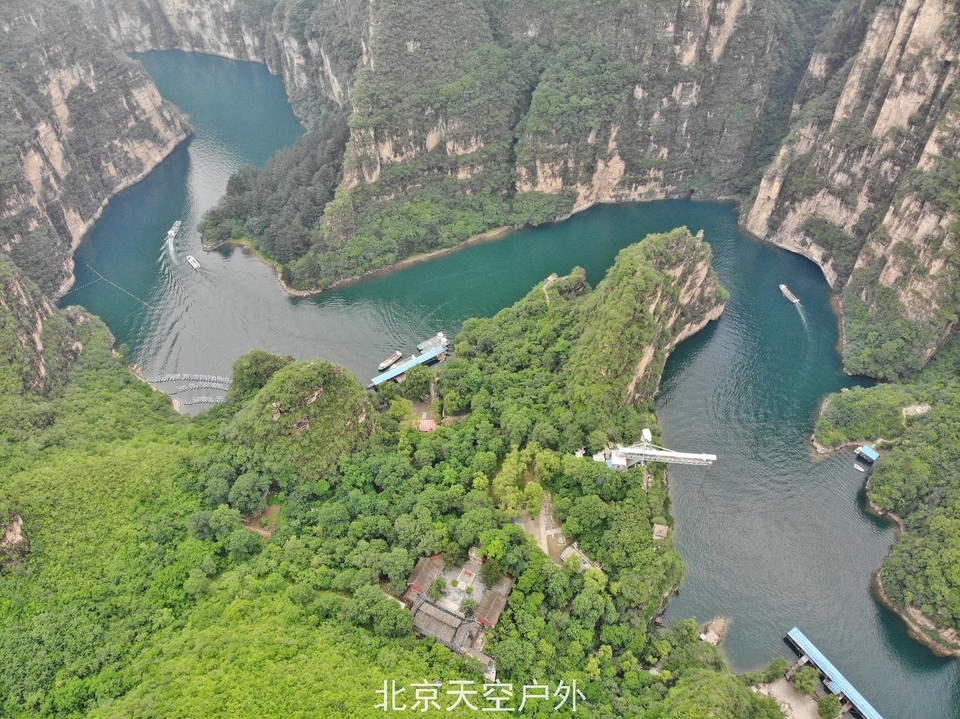 5DE0B6D9-A9E5-4E4B-8D13-FF88C57656D4