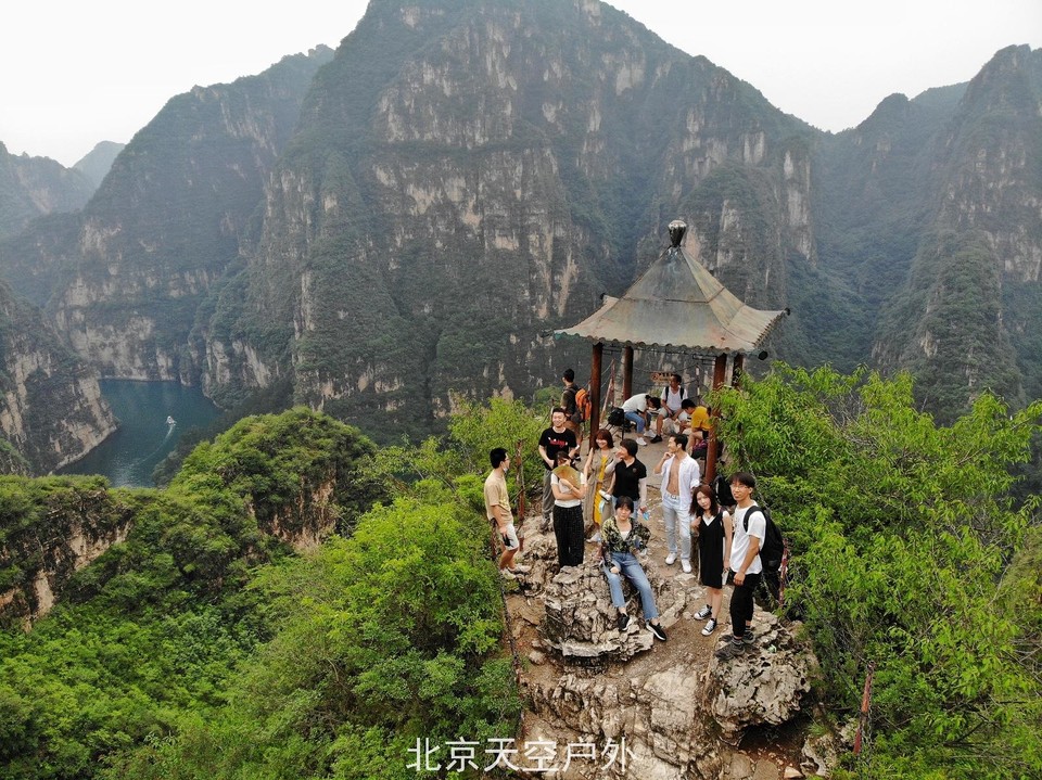 D8A1F195-19E7-4BB6-B1F5-12B8DE9393B4