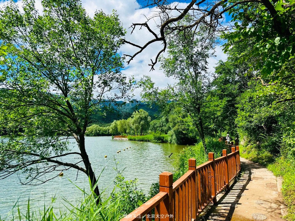 DED741B9-2E1E-42E6-929A-725D2D993C87