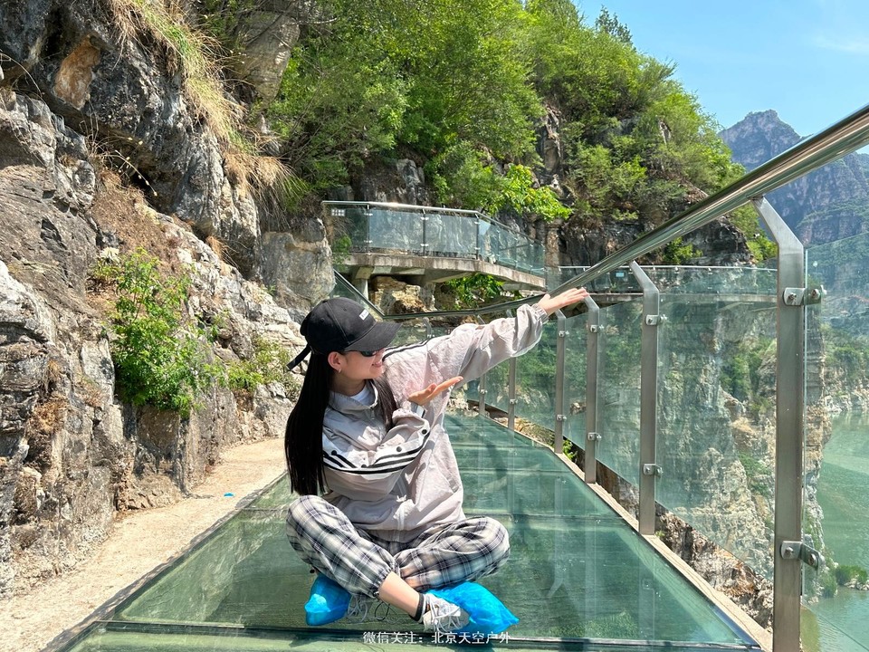 8C39256E-FB3D-4042-B9DC-5F62F19FC5EB