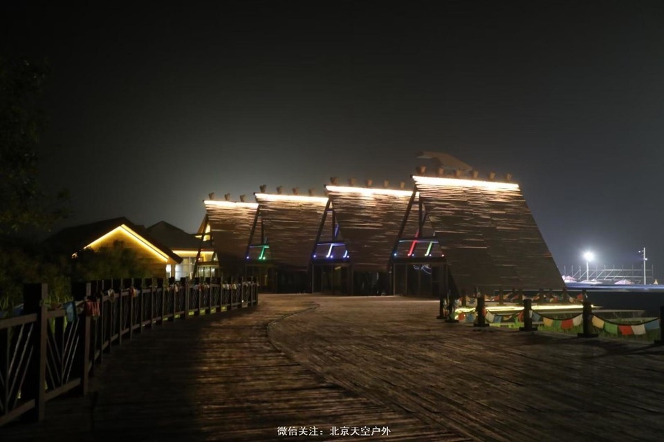 DFEB8CF2-137B-47E8-B6DA-463F4F3A8926