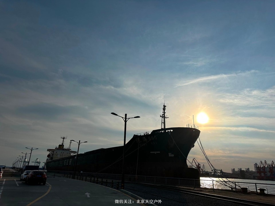 E64DF5DA-41EC-4657-BF8B-44D8F9ABDC9D