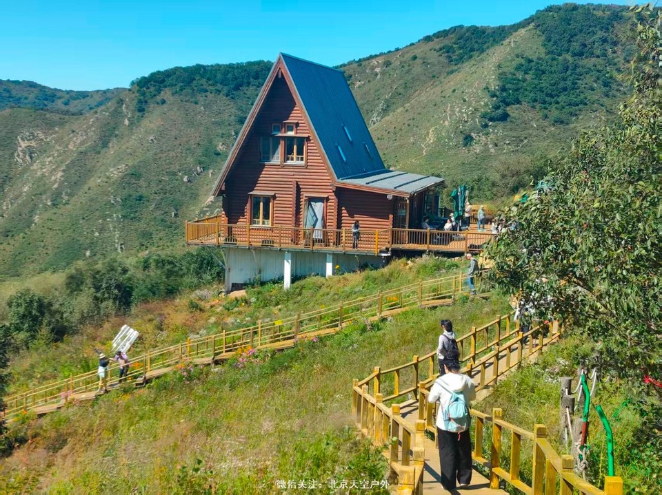 5AF996AB-271F-451A-B140-4FDE3A215271