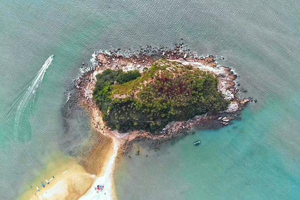 熊猫黄金海岸徒步 登岛骑马 沙滩机动 野炊 海边单车