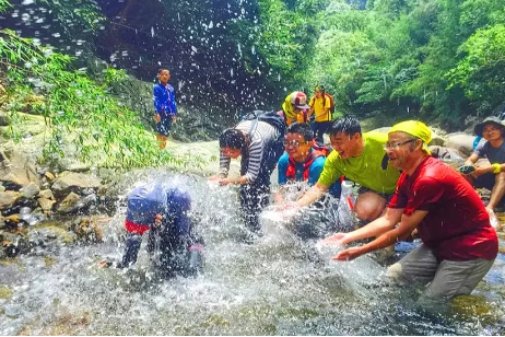 【7.3 四瀑探幽】穿越原始峡谷，徒步安吉菖蒲谷，五瀑飞流，碧潭踏溪，看大自然之神奇造化！