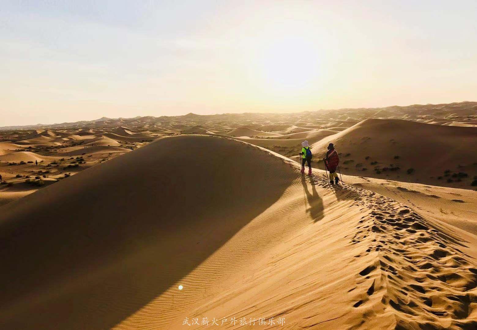五一假期 | 大漠行者:远征腾格里沙漠,穿越五大湖,赏最美沙漠星空!