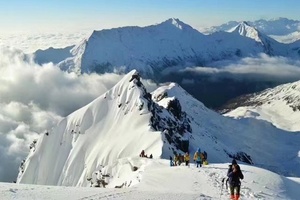 【雪山攀登】四姑娘山二峰攀登3日挑战 冲顶比例1:2