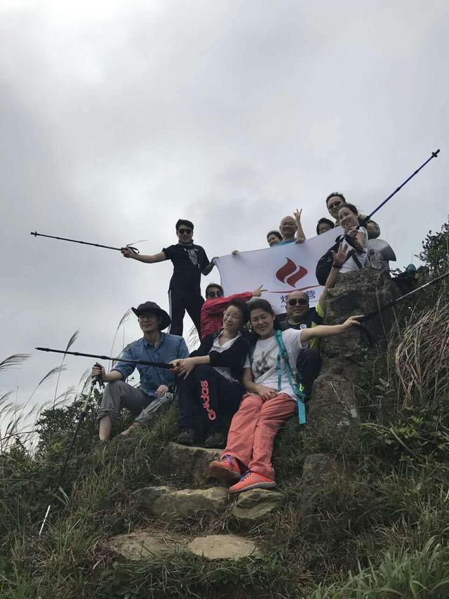 香港户外线路：云雾中的香港大刀屻