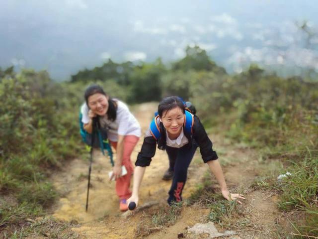 香港户外线路：云雾中的香港大刀屻