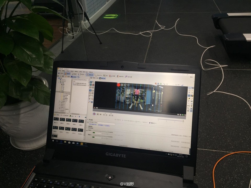 72CFF349-7F74-4F8E-8864-DF07C55B2332