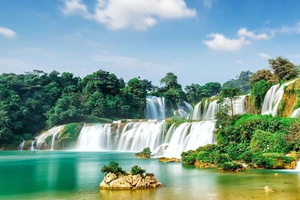 2月23～26日【南宁之夜三街两巷+中越界碑德天大瀑布+崇左太平古城+秀甲天下龙城文化韵味】