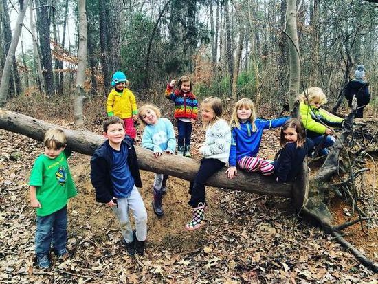 虐童案思考 幼儿园之外的我们可以做些什么