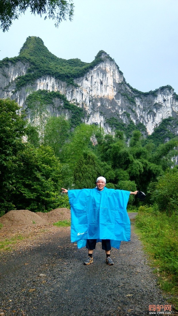 雨过天晴，九马画山映入眼帘。
