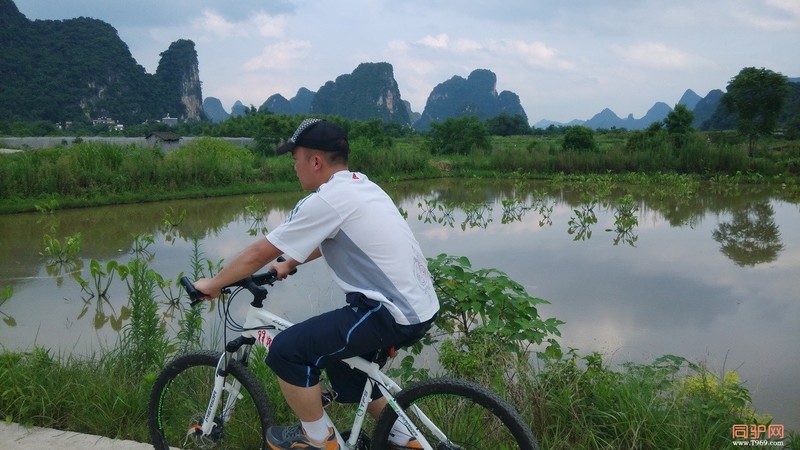 穿行于阳朔乡间，如此如醉。