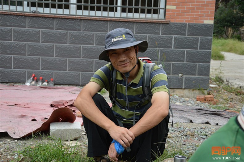 一路带我们的领头大哥，领头羊，是位帅哥哦，呵呵呵