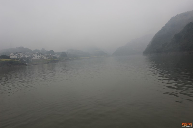 雨雾新安江