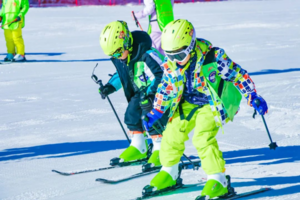 2023年“奔跑吧·少年”儿童青少年主题健身活动 暨阿坝州冰雪运动进校园活动