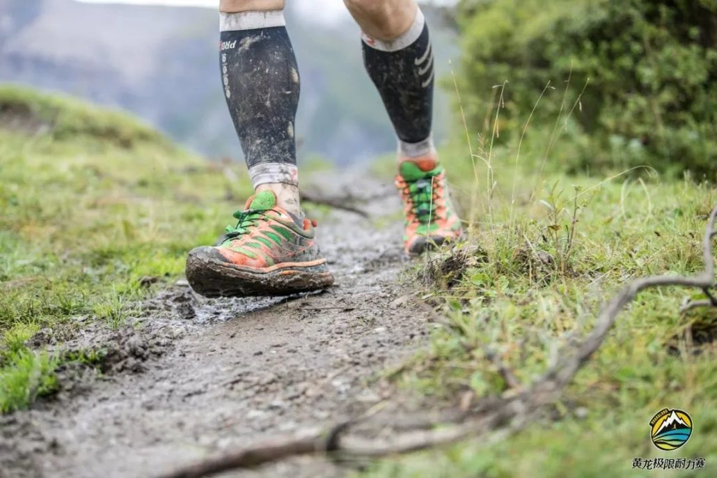 梦境之旅，光脚踏过烂路，终寻得鞋之慰藉