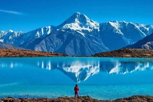 【云邊西藏】7380元：拉薩-布達(dá)拉宮-大昭寺廣場-八角街-林芝-卡定溝-魯朗林海雅尼濕地-雅魯藏布大峽谷，雙臥11日