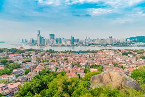 【首席廈門】3380元：萬石植物園-帆船出海-環(huán)島路-曾厝垵-鼓浪嶼-菽莊花園-蟲洞書店-輕奢自由行，雙飛五日游