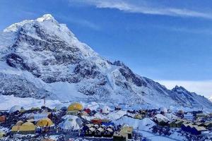 【勇闖珠峰】10080元：拉薩+布達拉宮+林芝+巴松措+魯朗林海+雅魯藏布大峽谷+珠峰大本營+扎什倫布寺，雙臥15日