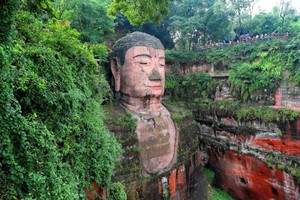 【云游四川】6980元：成都-熊貓基地-九寨溝--黃龍-峨眉山金頂-半山-樂山大佛-都江堰-三星堆 ，雙飛8日游