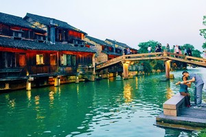 【4.4發(fā)團(tuán)】880元：烏鎮(zhèn)、西塘、雷峰塔、飛來(lái)峰、靈隱寺、宋城、西湖，純玩3日游