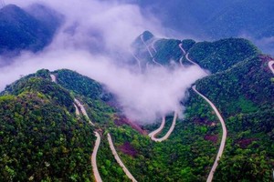 【4.4發(fā)團(tuán)】780元：皖南川藏線-龍泉洞、青龍灣、水墨汀溪、宣紙文化園、夜色犁橋、永泉小鎮(zhèn)，純玩三日游