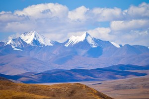 【探秘西藏】2499元：布達(dá)拉宮+大昭寺廣場(chǎng)+藥王山+林芝巴松措+魯朗林海+桃花溝+羊卓雍措，雙臥11日游