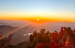 【4.4發(fā)團(tuán)】特價(jià)180元：泰山日出（自由行），純玩二日游【需要提前購(gòu)買(mǎi)泰山門(mén)票】