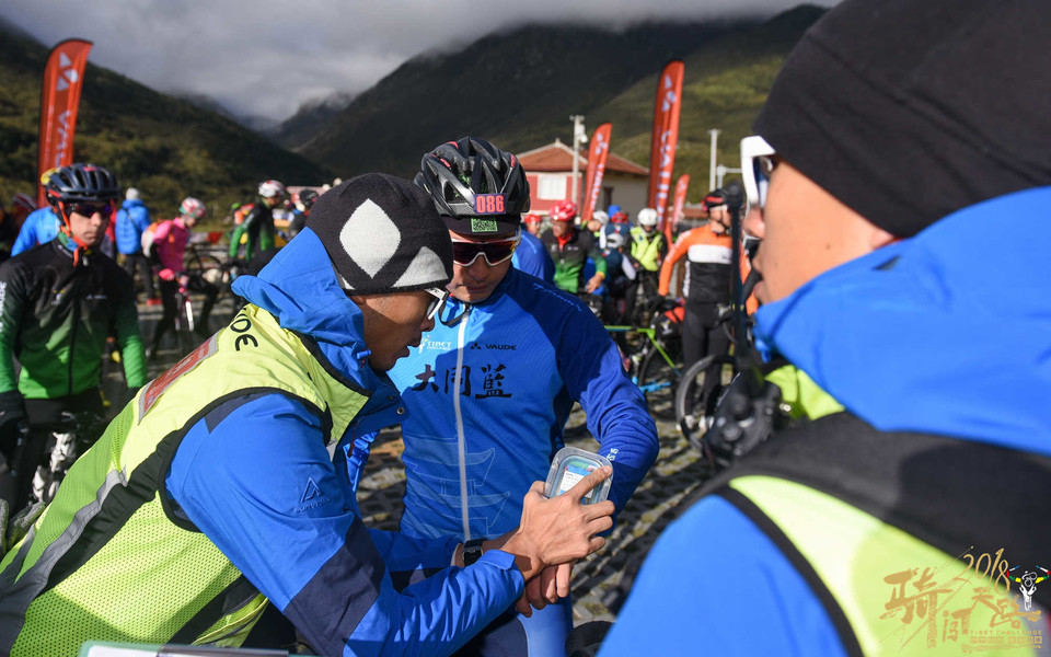 R81_1280_眸目压缩