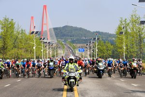 “龙里骑闯 魅力骑行”2024贵州黔南穿越最美龙里骑游自行车活动暨骑闯天路（贵州龙里站）