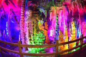 【特价99元●大美沂蒙】6月05日临沂『地下大峡谷』『蝴蝶谷』『荧光湖』休闲一日游