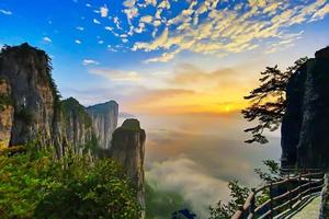 【VIP头等舱•7日•恩施大峡谷•三峡】7/3~9日三峡大坝•三峡人家•恩施大峡谷•女儿城•梭布垭石林