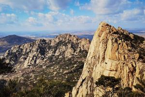 【走遍山东第二季•胶东户外界经典登山路线】3/7山人带您勇攀莱州“情人谷”东峰环线穿越•即墨七级双塔民俗园活动召集