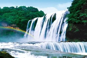 【VIP头等舱•9日•贵州全景游】3/4~12日贵州黄果树瀑布•荔波小七孔•梵净山•西江千户苗寨•镇远古镇•芙蓉镇