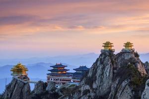 【坐卧车35座•老君山•3日周末】4/21~23游伏牛山主峰——道教名山•老君山•洛阳•神州牡丹园•龙门石窟