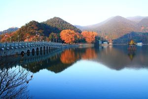 【VIP房车19人•秋之庐山•4日】11/1~4日三山之庐山•美墅•如琴湖•牯岭街•含鄱口•三叠泉•安庆古城•船游千亩池