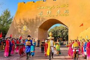 【高品小团•9日•从伊犁到南疆】8月伊犁•那拉提•赛里木湖•独库公路•南疆喀什•沙漠公路9日