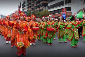 潮汕英歌双忠巡游丨深度打卡潮州古城，龙湖古寨，欣赏一年一度的双忠巡游