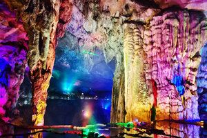 五一清远3天丨5A连州地下河、峡天下云天渡玻璃吊桥、飞天魔毯、滑道、英西峰林