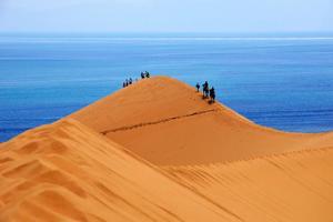 徒个中国·青海｜环青海湖轻装徒步，深入见证青海湖的美