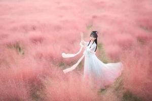 2天活动｜秋摄千亩银杏林、浪漫粉黛乱子草、欧家梯田、万山朝王、瑶族篝火、热气球、滑翔