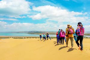 徒个中国•青海｜环青海湖轻装徒步，深入见证青海湖的美