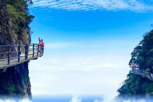 莽山森林公园五指峰冰雪雾凇、云海，世界过山瑶之乡云门山、高空玻璃桥二天