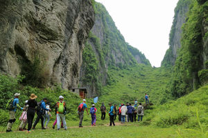 徒个中国•湖北｜恩施三大秘境徒步，打卡网红漂浮船